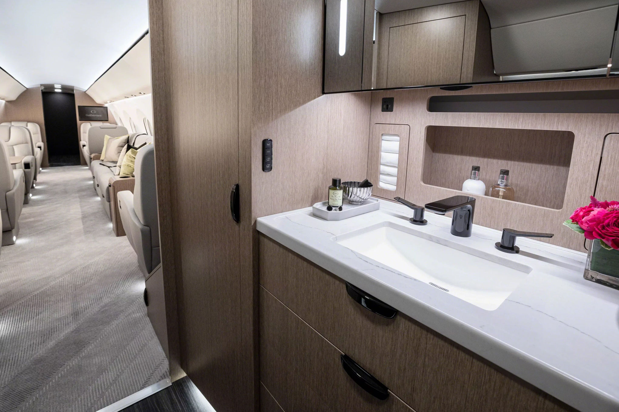 Gulfstream G400 cabin vanity with a wide basin