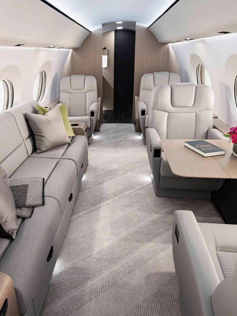 Gulfstream G400 cabin divan and club seats, portrait view