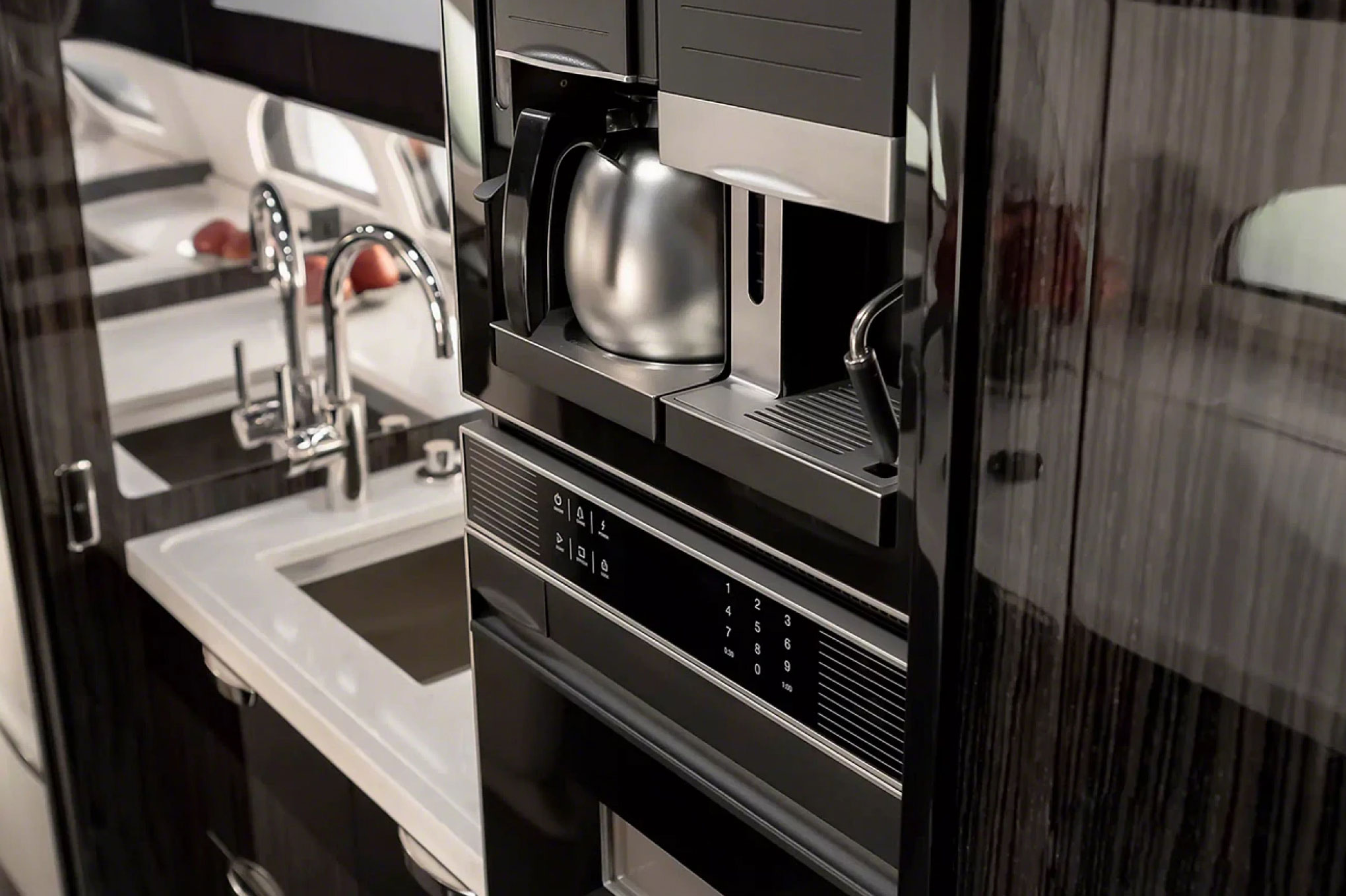 Gulfstream G500 galley appliances and sink