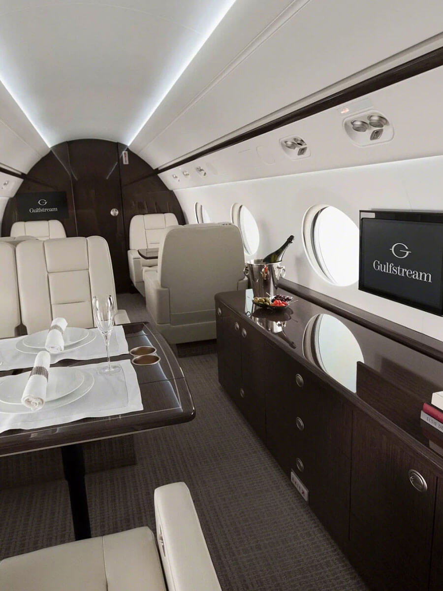 Gulfstream G550 cabin dining table, portrait view