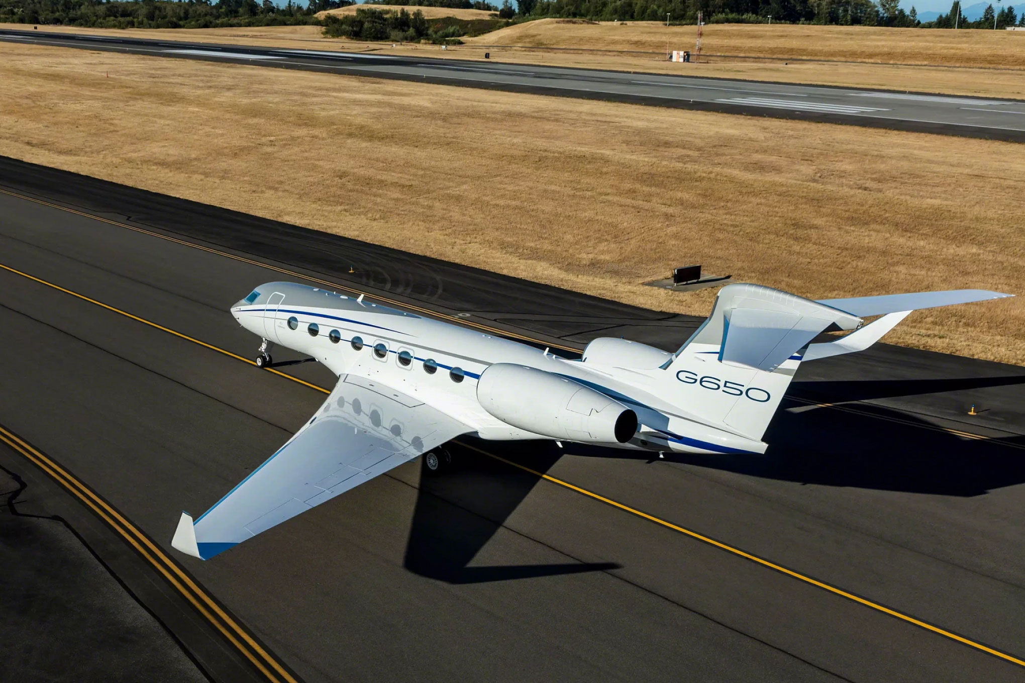 Gulfstream G650 on the runway