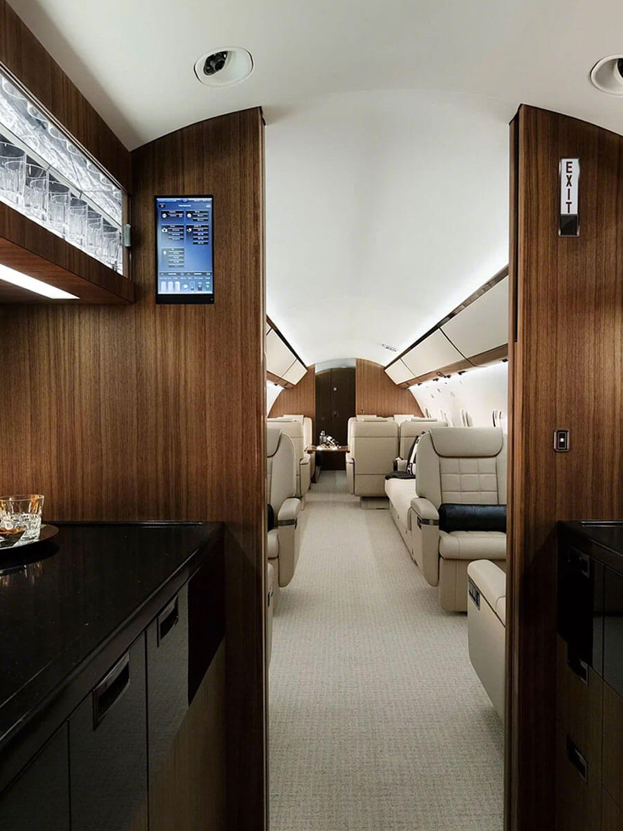 Gulfstream G650 galley, portrait view